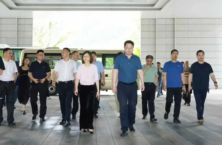 全国首个特种设备安全与创新联合体参会代表莅临西子电梯考察观摩